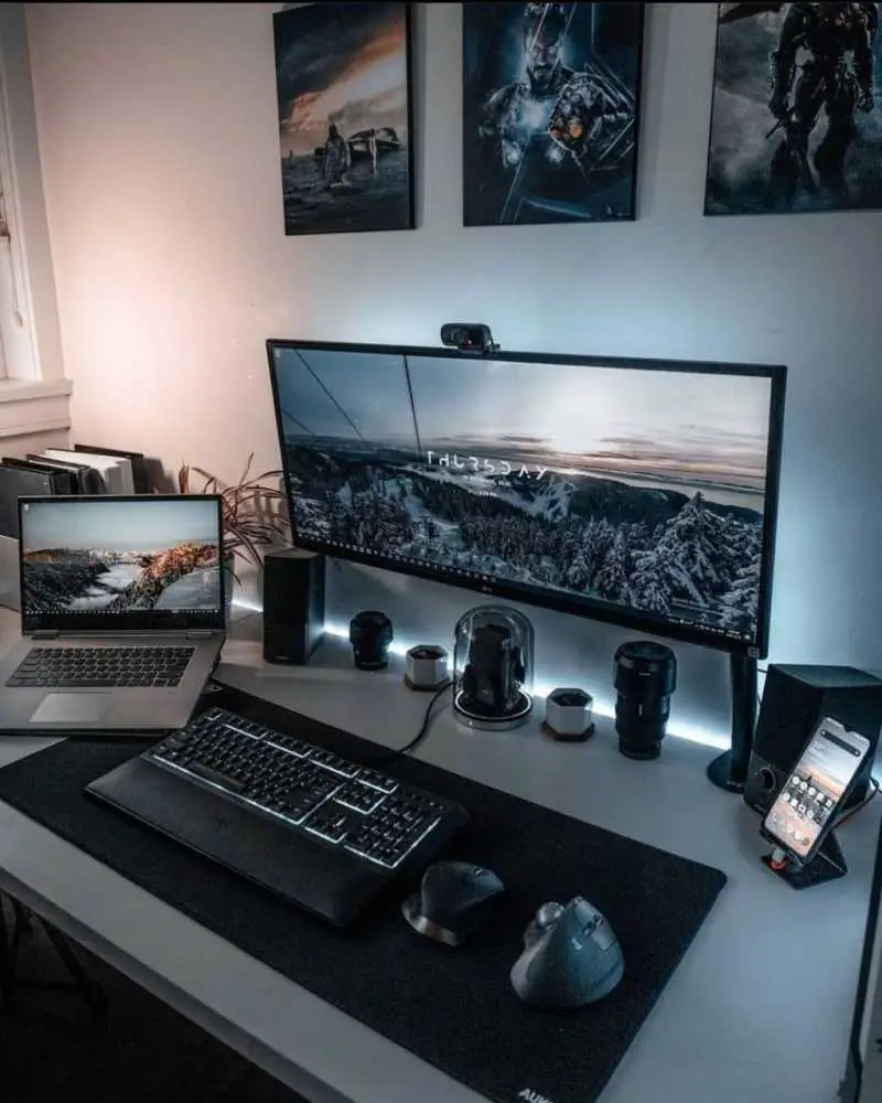 30 Best PC Desk Setups in 2021: How to Set up Your Desk for Maximum Productivity
