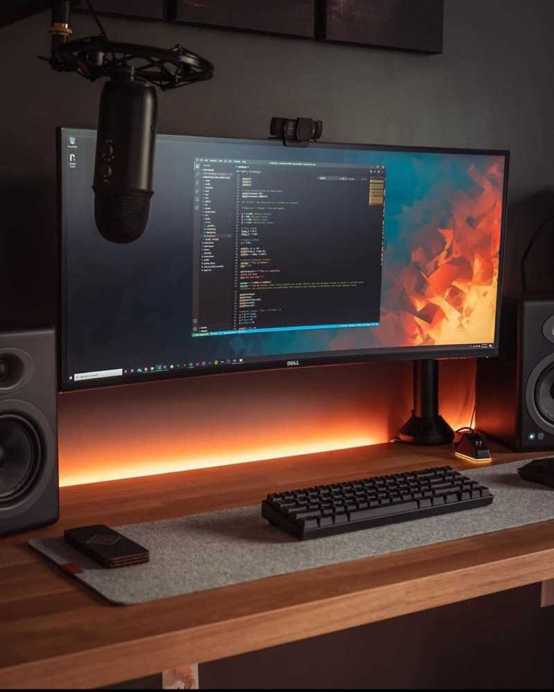 30 Best PC Desk Setups in 2021: How to Set up Your Desk for Maximum Productivity