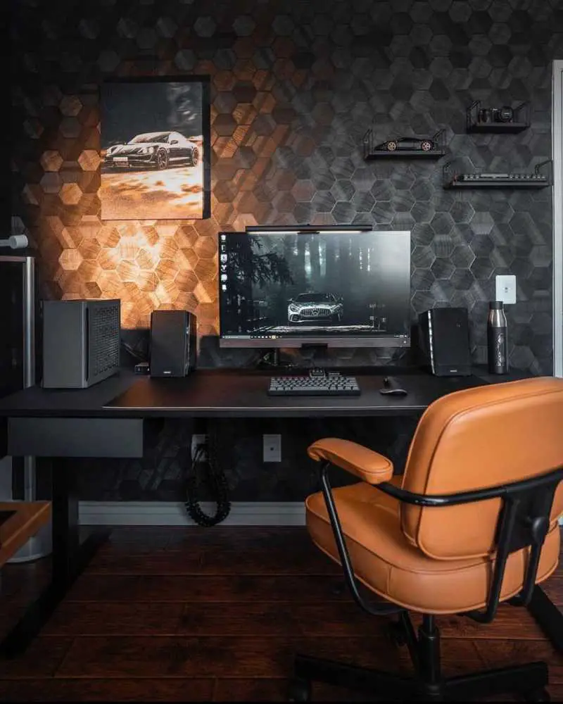 30 Best PC Desk Setups in 2021: How to Set up Your Desk for Maximum Productivity