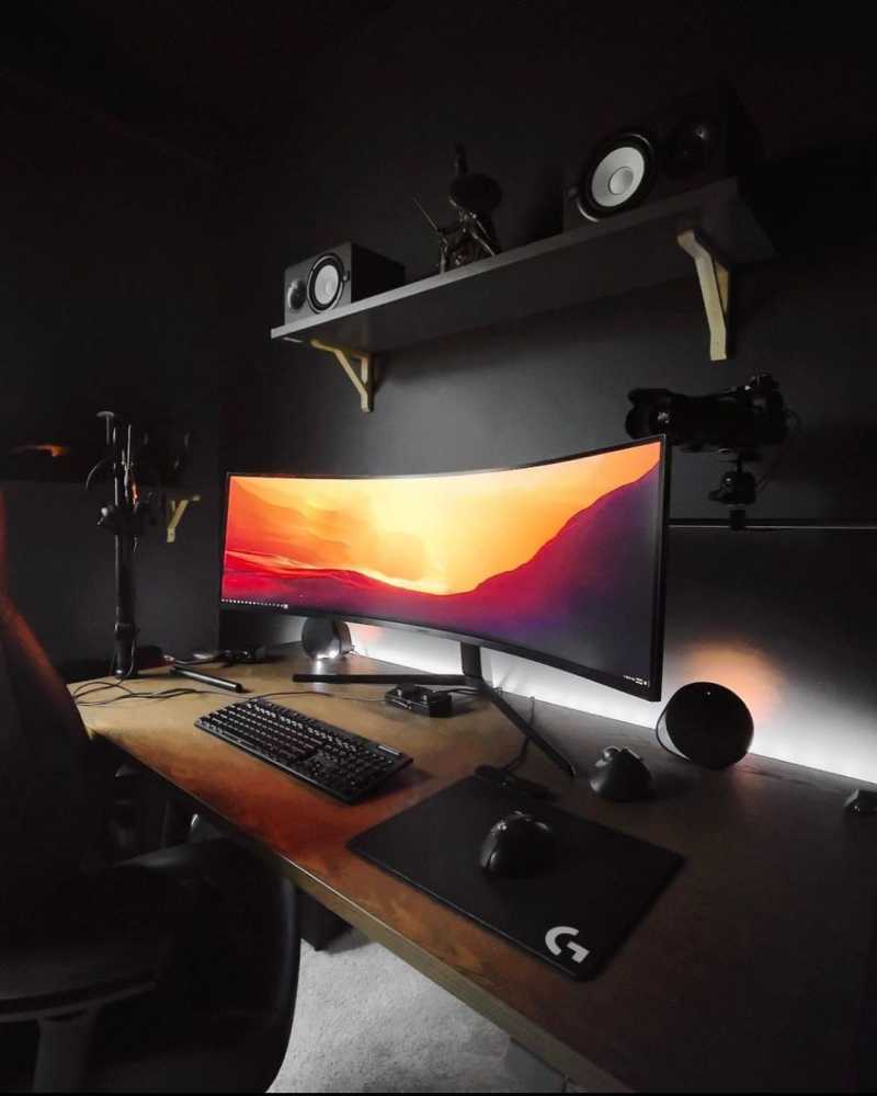 30 Best PC Desk Setups in 2021: How to Set up Your Desk for Maximum Productivity