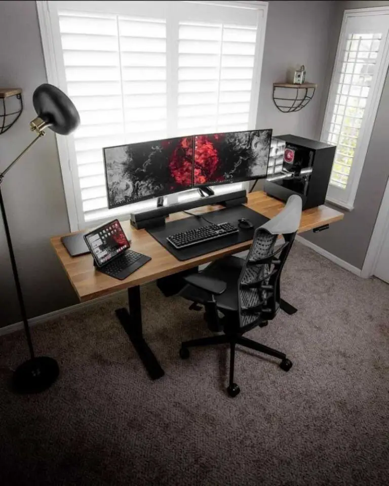 30 Best PC Desk Setups In 2024: How To Set Up Your Desk For Maximum ...