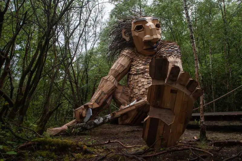 Real Size Giants Hidden in a Belgium Forest