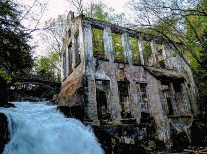 12 Most Scariest Abandoned Places in the World 