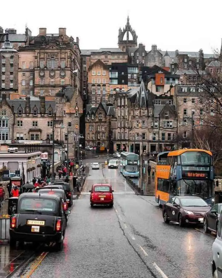 Harry Potter fans are still surprised to see Edinburgh because it is a real-life Harry Potter World. Apart from the fact that Edinburgh looks identical to scenes from the Harry Potter films, there is a link between J. K. Rowling and Edinburg city, as she began writing about Harry Potter in cafes in Edinburgh. The city architecture of gothic styles may have influenced her to write a world-class Harry Potter story.