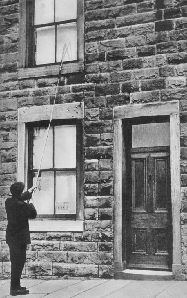 Knocker uppers typically served around 100 people and had their own set of sticks and poles, with some having soft hammer-like poles, small sticks, and even pea shooting sticks.