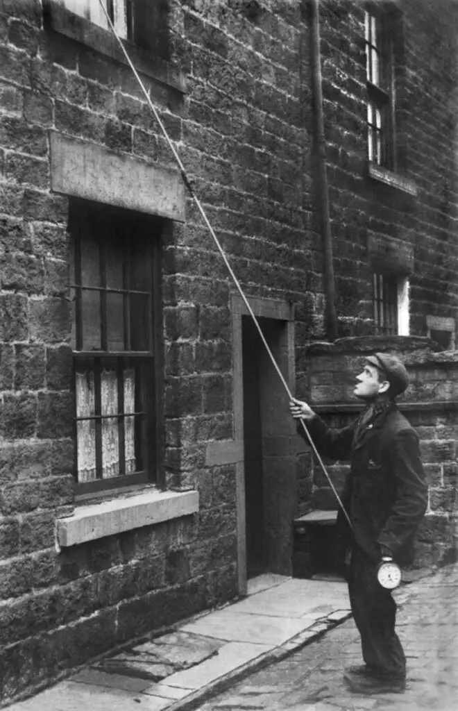 Knocker uppers typically served around 100 people and had their own set of sticks and poles, with some having soft hammer-like poles, small sticks, and even pea shooting sticks.