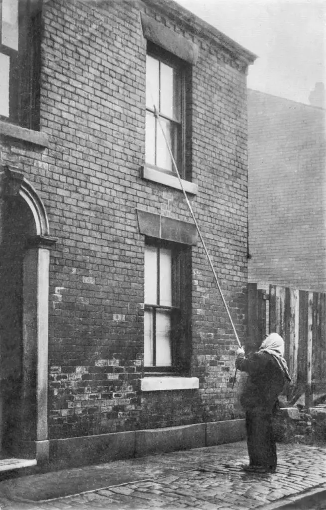 Knocker uppers typically served around 100 people and had their own set of sticks and poles, with some having soft hammer-like poles, small sticks, and even pea shooting sticks.