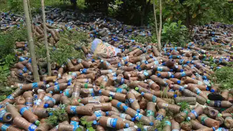 Discover how Nigerian houses are being built with 14,000 plastic bottles. Explore the benefits, challenges, and limitations of bottle houses as a sustainable and affordable housing solution. #SustainableLiving #AffordableHousing #EcoFriendlyLiving