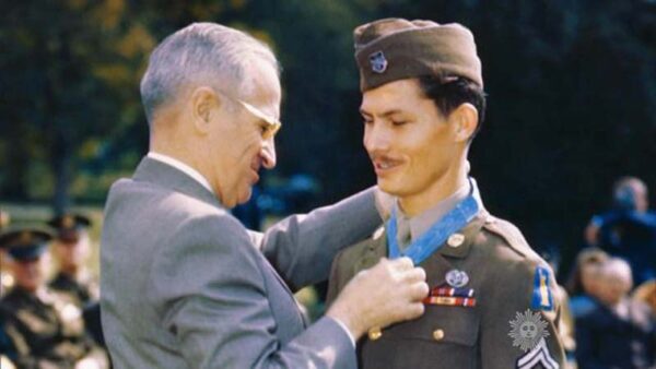 Desmond Doss The Real Life Hacksaw Ridge Soldier Who Saved 75 Lives And Received The Medal Of Honor2 600x338 