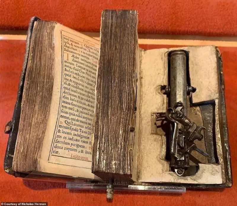A Bible Gun that belonged to Francesco Morosini, could be Fired Without Opening the Book