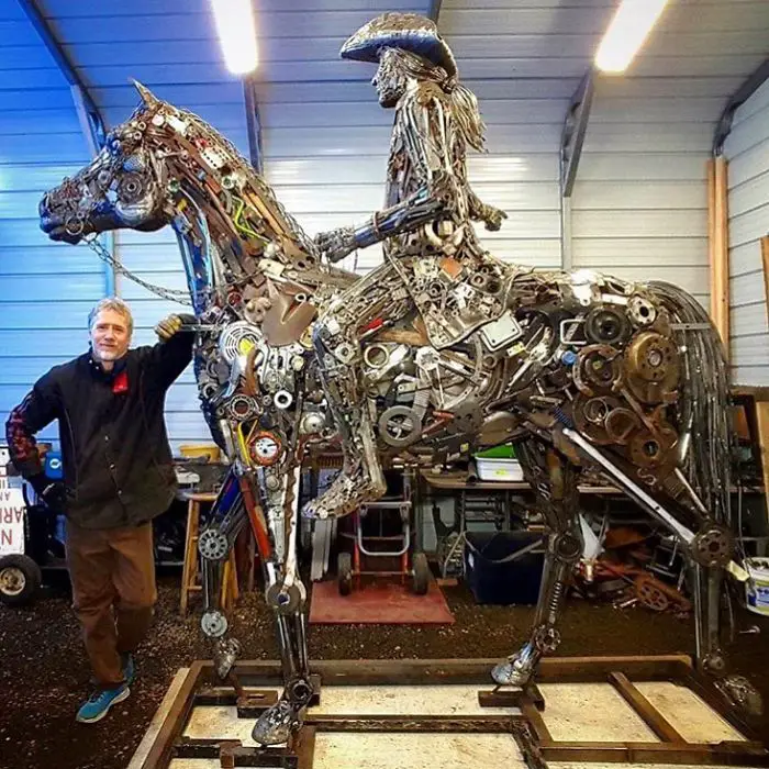 Turning recycled metal parts into extraordinary sculptures is not an easy task to perform as it needs so much talent and patience. Brian Mock is a born talent in that case as the finishing of his work is absolutely mindblowing.