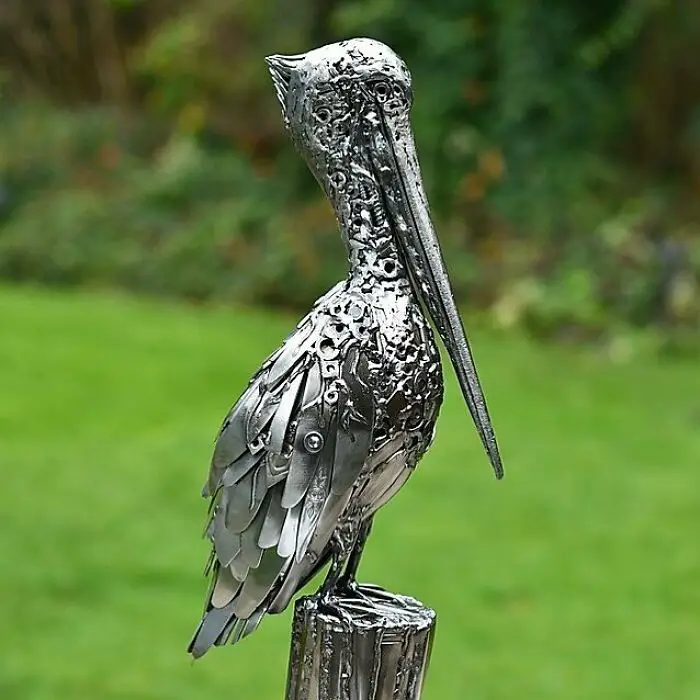 Turning recycled metal parts into extraordinary sculptures is not an easy task to perform as it needs so much talent and patience. Brian Mock is a born talent in that case as the finishing of his work is absolutely mindblowing.