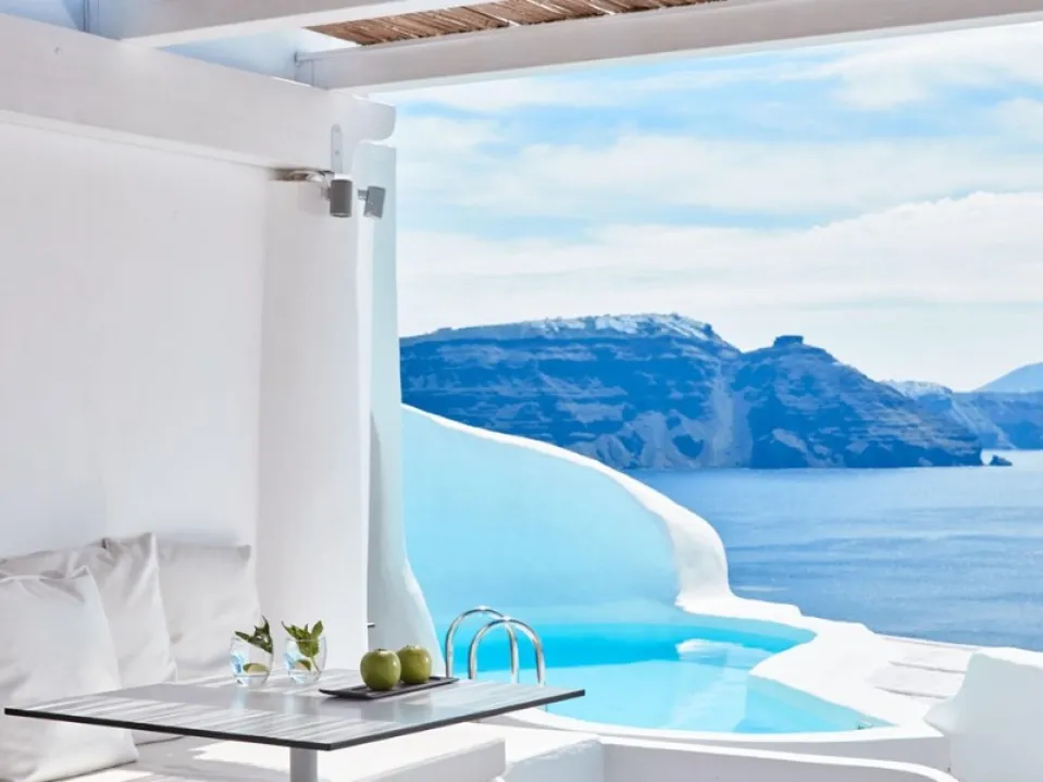 35 Luxury Hotels with Most Beautiful Views in the World