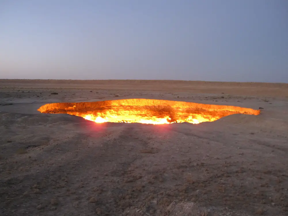 Gates of Hell in Turkmenistan Unveiling the Mysteries of Darvaza Gas Crater