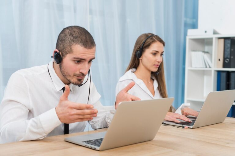 6 Tips for Communicating With Customer Service Agents