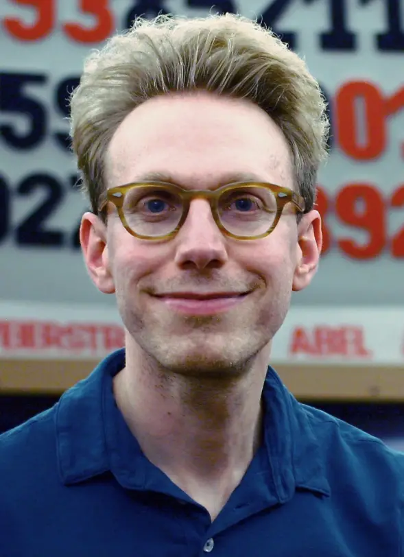 30 Most Extraordinary & Unbelievable People in the World Daniel Tammet, born January 31, 1979, in London, UK, is an autistic savant with exceptional mathematical and linguistic abilities. He recited 22,514 digits of pi from memory in 2004 over five hours, a European record.