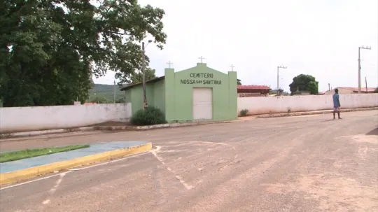 A woman who was accidentally buried alive is reported to have remained conscious inside her coffin for eleven days while attempting to fight her way out.