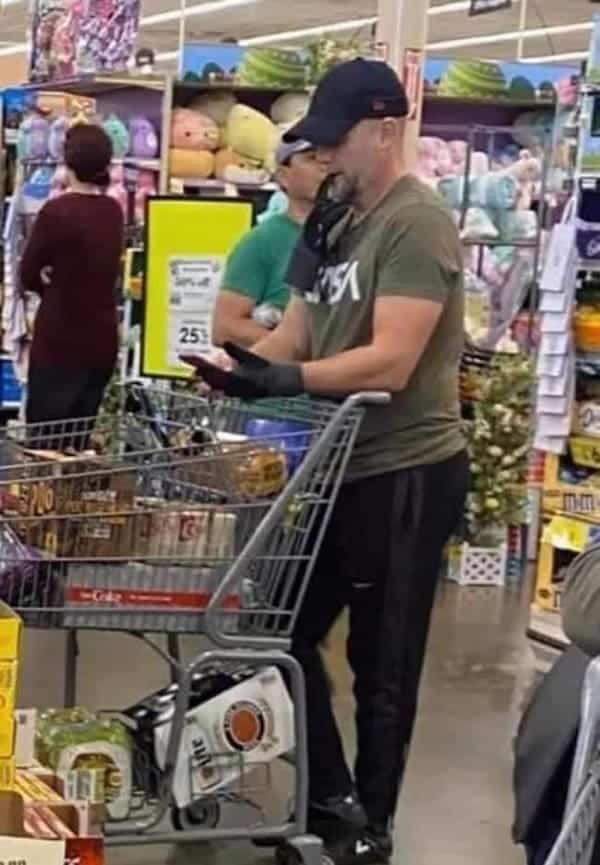 66 Of The Wildest “People Of Walmart” Photos To Prove That It’s A Place Like Nowhere Else