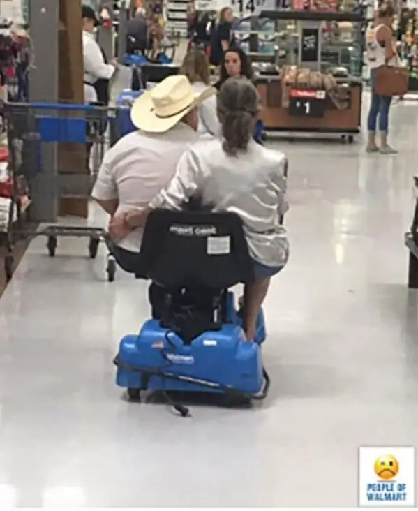 66 Of The Wildest “People Of Walmart” Photos To Prove That It’s A Place Like Nowhere Else