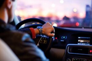 There are options for students when it comes to renting cars, which can make it difficult for them to gather information. So let's begin by discussing the car rental services that cater specifically to students who need a mode of transportation for their daily tasks, including commuting to and from university. These services offer students the freedom to avoid relying on transportation while also being more cost effective than taking a taxi.