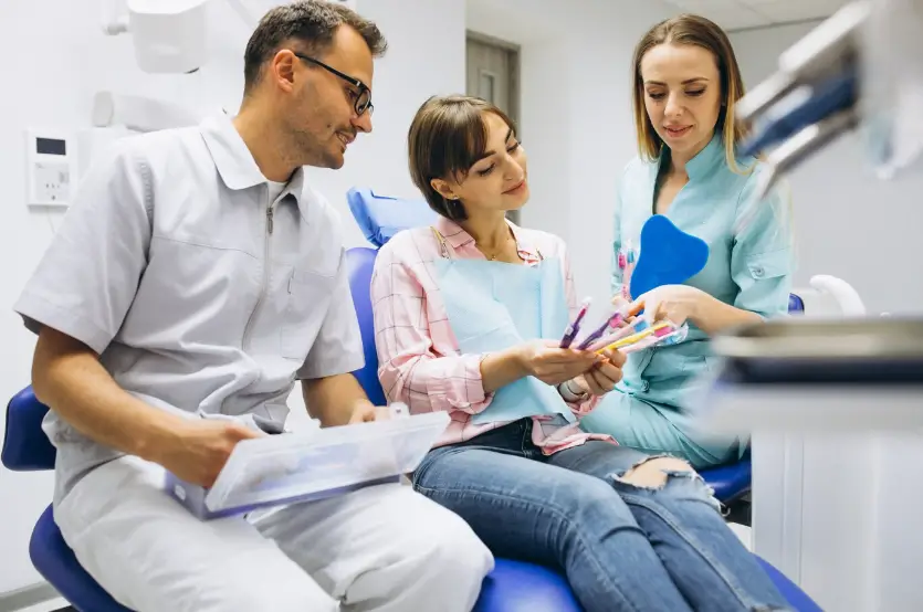 Finding the right dental care provider is crucial for maintaining oral health and ensuring a bright, confident smile. With numerous options available, selecting the best dentist can seem overwhelming. This article simplifies the process, providing clear, actionable steps to find a dental professional who meets your needs.