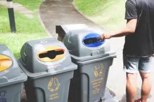 Embarking on a residential cleanup or renovation project can be an exciting endeavor, but it often comes with the challenge of managing waste effectively. From decluttering the garage to remodeling the kitchen, the amount of debris generated can quickly accumulate. That's where residential dumpsters come into play, providing a convenient solution for waste disposal. In this article, we'll explore the various sizes of dumpsters available for residential use, helping homeowners choose the right fit for their specific needs.