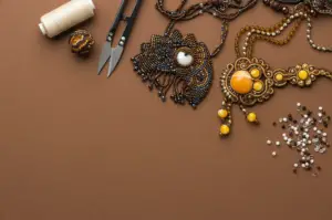 In a world where trends come and go with dizzying speed, the allure of vintage-inspired jewelry endures, offering a timeless elegance that transcends the ages. These pieces, drawing inspiration from the rich tapestry of history's most glamorous eras, manage to capture the essence of classic style while fitting seamlessly into modern wardrobes. 