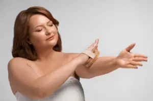 Your skin is your body's largest organ, and its health can be influenced by various factors, including environmental conditions. From harsh weather and pollution to changes in altitude, different conditions can impact your skin's appearance and overall health. Here are some skin care tips tailored to different weather conditions to help you maintain a healthy and radiant complexion.