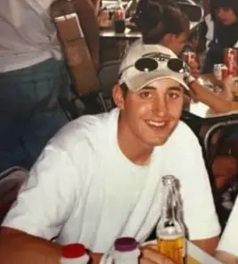 Mother’s seven-year search for son with schizophrenia ends in bittersweet reunion Elise Cash’s life changed forever in 2011. Her son, Christopher Aaron Moreland, vanished after a “date night” dinner. At 33, Christopher was battling paranoid schizophrenia.