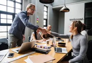 In the contemporary business landscape, the physical workspace is no longer just a place to perform tasks—it has evolved into a dynamic environment that can significantly influence creativity, productivity, and overall business success. Implementing creative workspace strategies can redefine business environments, fostering innovation, collaboration, and employee satisfaction. 