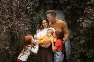 In the hustle and bustle of daily life, it's easy to overlook the importance of capturing precious moments with our loved ones. Family photo shoots offer a wonderful opportunity to freeze time and create lasting memories that you can cherish for years to come. Here are several compelling reasons why investing in a family photo shoot is not just a luxury, but a valuable experience worth considering.