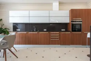 When thinking about selling a home, the preparation process often seems overwhelming. For homeowners in Santa Clarita, where the median sale price of homes reached $802K last month—an impressive 4.1% increase from last year—proper preparation can make all the difference. Imagine walking through a beautifully maintained home, each room thoughtfully arranged, and every detail meticulously cared for. It's these touches that can turn a potential buyer into a serious contender.