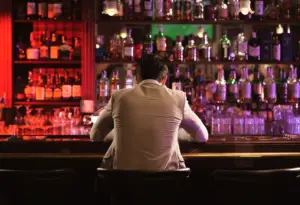 Restaurant insurance helps protect your bar from events threatening your business continuity and income. Bar insurance policies can be tailored to address particular bar and restaurant environment vulnerabilities and the inherent risks of serving alcohol. Options include protection and policies that cover all aspects of operation. Here are ways to safeguard your bar with the right insurance: