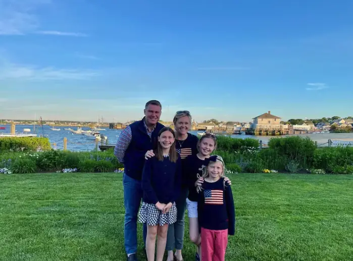 Miraculous recovery: Mom defies odds after devastating brain aneurysm Julianne had suffered a grade 5 brain aneurysm rupture, the most severe form, with only about a 10% survival rate.