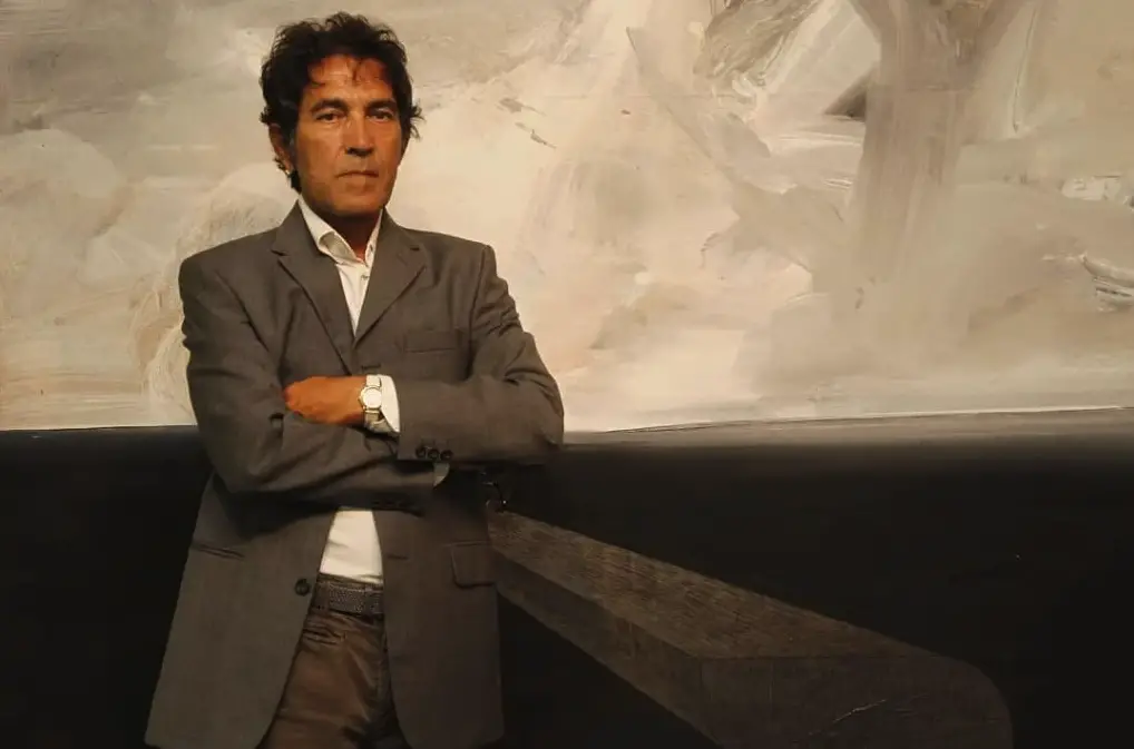 An Italian artist sold a 'Invisible Sculpture' for $18,300: It's literally made of nothing In May 2021, Italian artist Salvatore Garau made headlines. He sold an invisible sculpture for $18,300. Titled Io Sono ("I Am"), the piece exists only in concept.