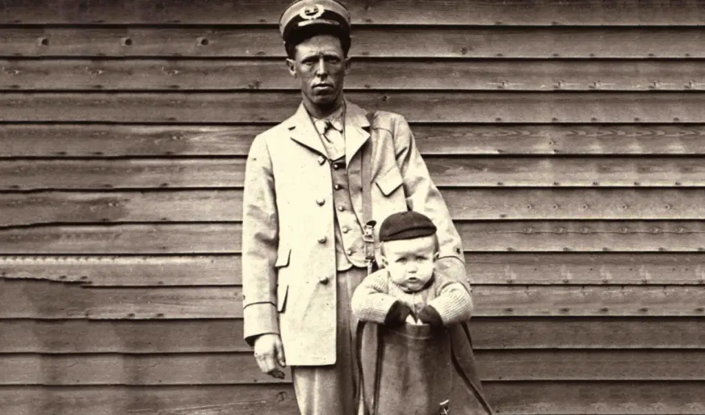 Sending kids through the mail: The bizarre U.S. postal service practice of 1913 Rural families gained access to goods like never before. But the vague regulations led to some surprising uses. Among them: mailing children.