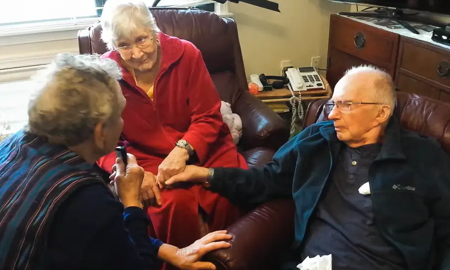 Couple married for 66 years chose to die on the same day by legal suicide In April 2017, Charlie and Francie Emerick, a couple married for 66 years, made a profound decision.