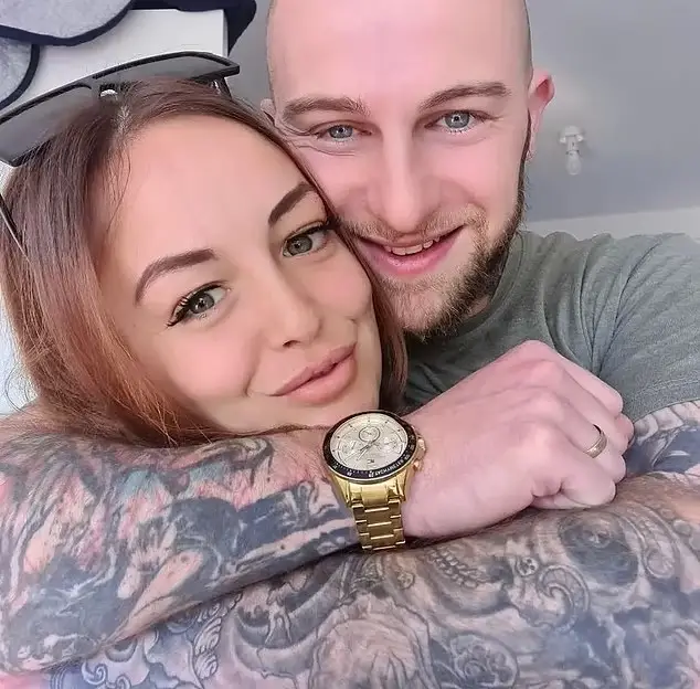 British mother, 28, mysteriously passes away on Turkey vacation; Autopsy reveals her heart is missing In a case that has shocked the world, a British mother of two, Beth Martin, died under mysterious circumstances while on vacation in Turkey, only for her family to discover during a UK autopsy that her heart was missing.